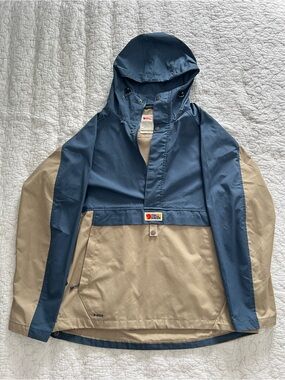 Fjallraven Men’s Two-Tone Blue and Tan Rain Anorak